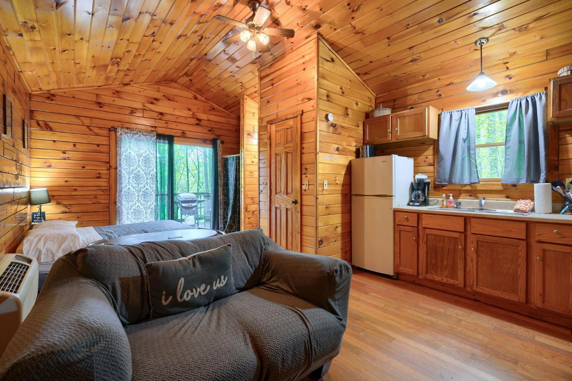 Blue Rose Cabins - Wildwoods Cabin Logan Eksteriør billede